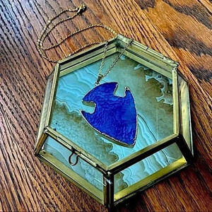 Anthropologie Blue Agate Arrow Semi-precious Stone Pendant Gold Chain necklace